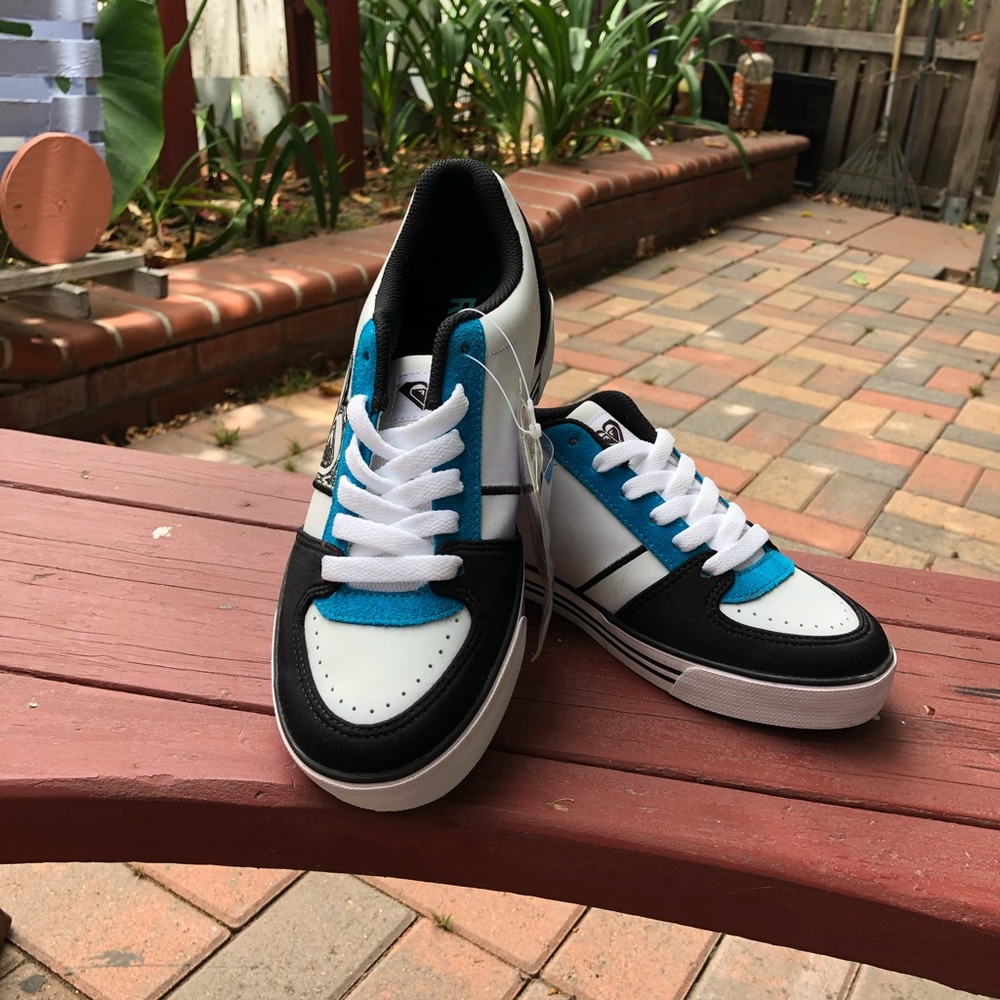 New Roxy size 7 shoes